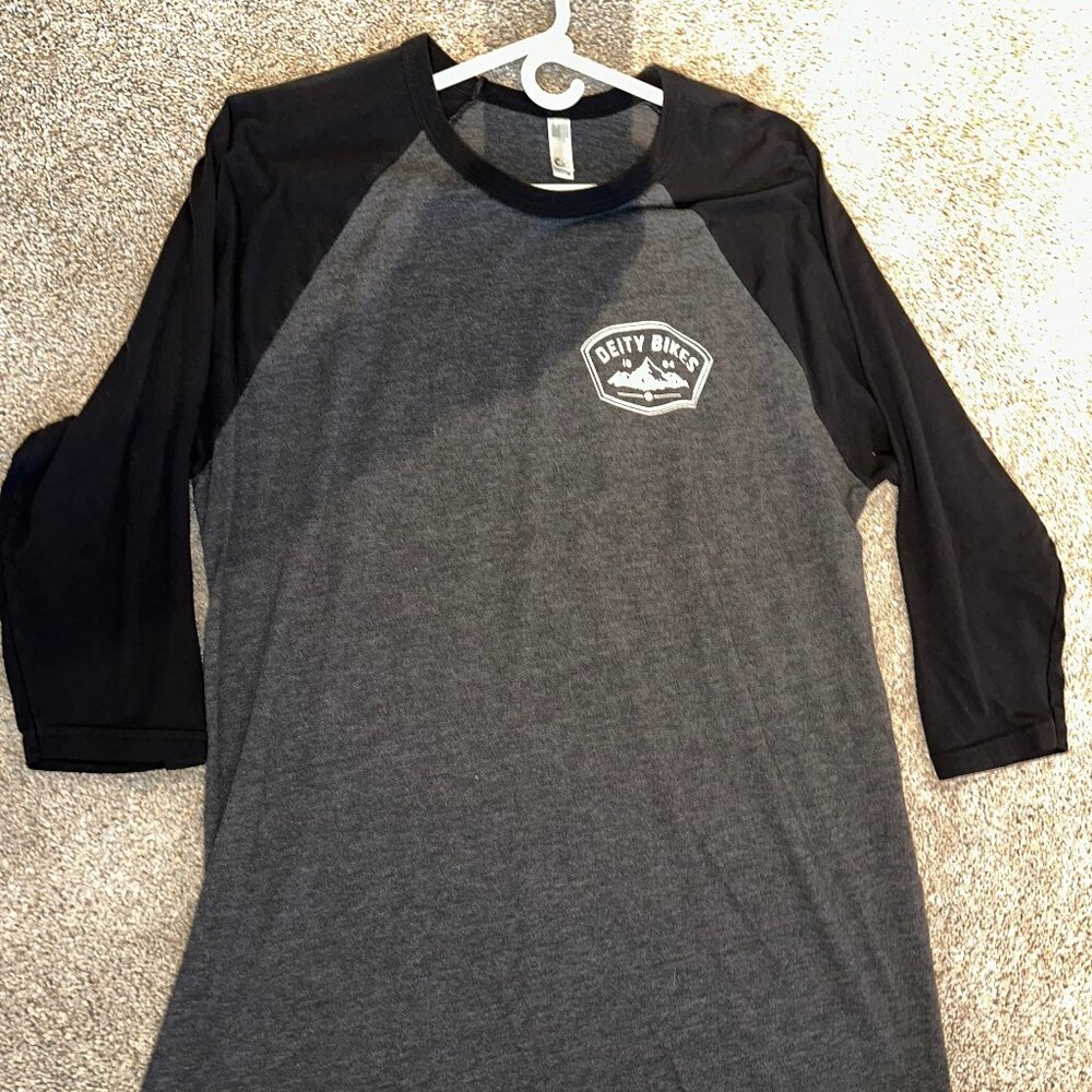 Deity Bikes Men's Large Raglan Shirt